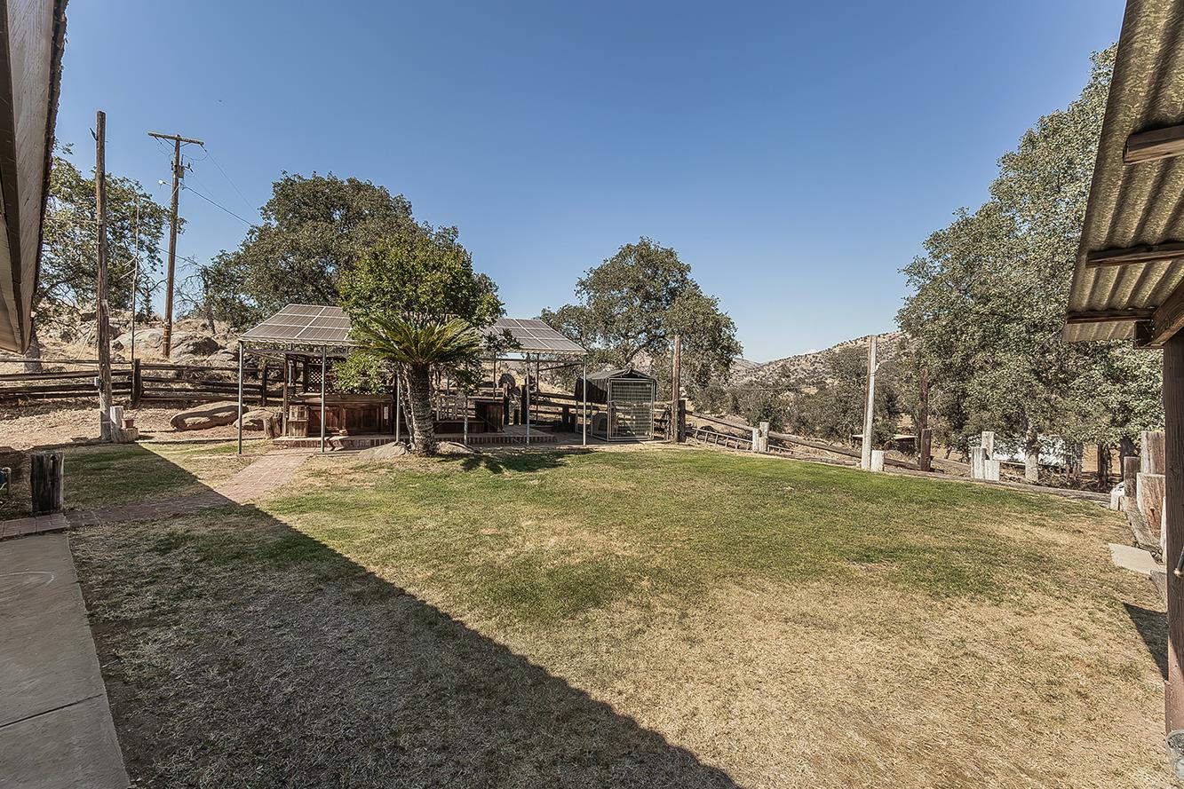 22085 Watts Valley Road Sanger, CA 93657 - Photo 33 of 98