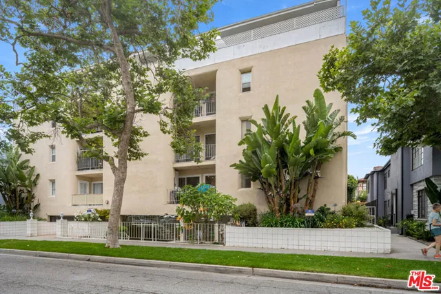 $4,150 | 423 South Rexford Drive, Unit 202, Beverly Hills, CA 90212