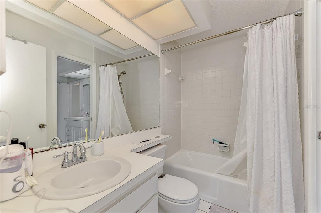 952 North Beneva Road, Unit V23 Sarasota, FL 34232 - Photo 32 of 46 Gallery Image 32