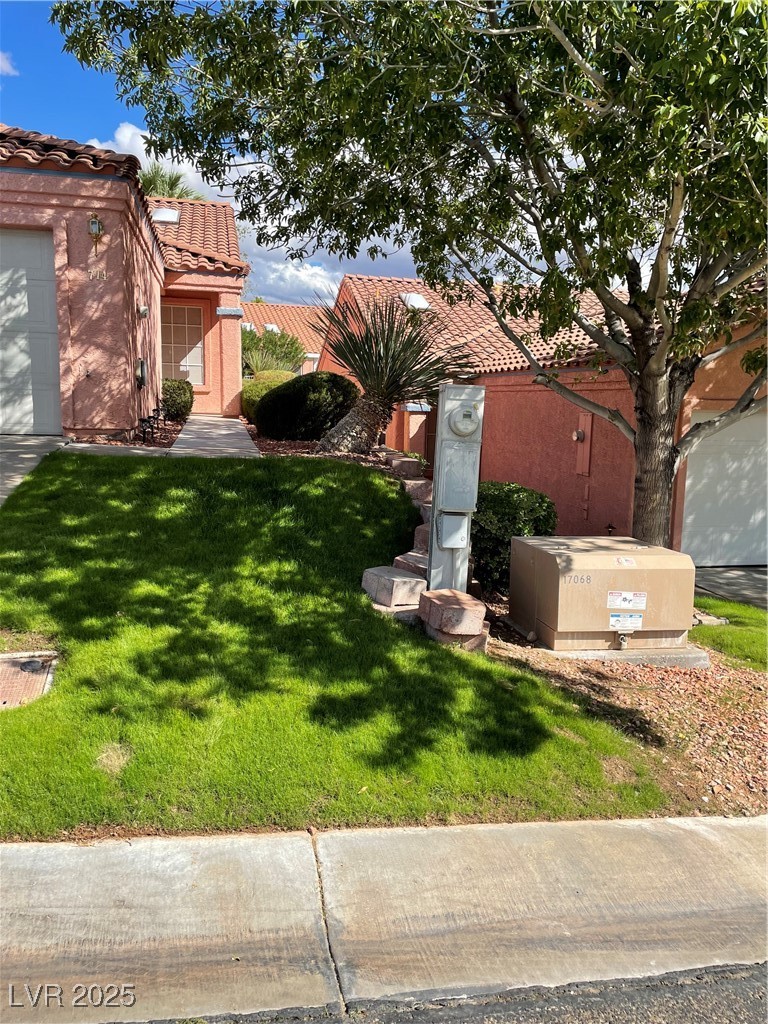 714 Appletree Lane Mesquite, NV 89027 - Photo 2 of 11 View of green lawn