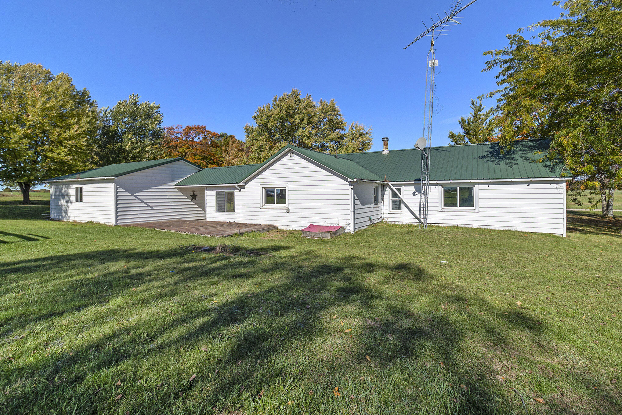 511 Beard Road Pentwater, MI 49449 - Photo 13 of 20 Back View of Home