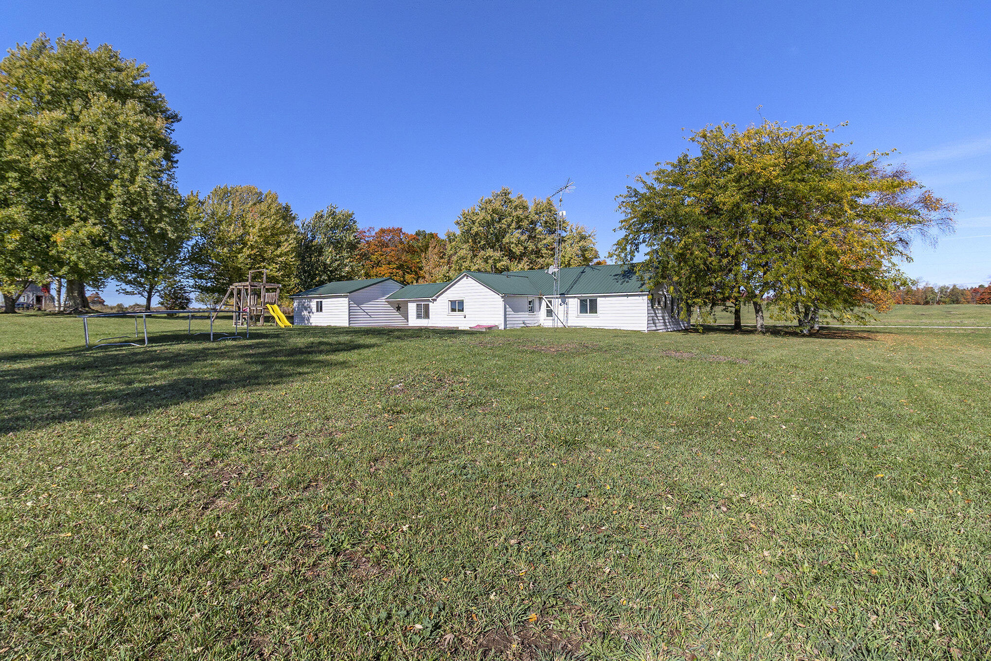 511 Beard Road Pentwater, MI 49449 - Photo 14 of 20 On 1 Acre!