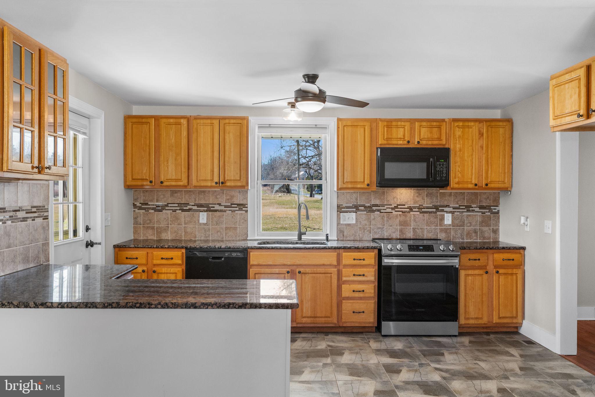 54 South Zinns Mill Road Lebanon, PA 17042 - Photo 8 of 36 Gallery Image 8