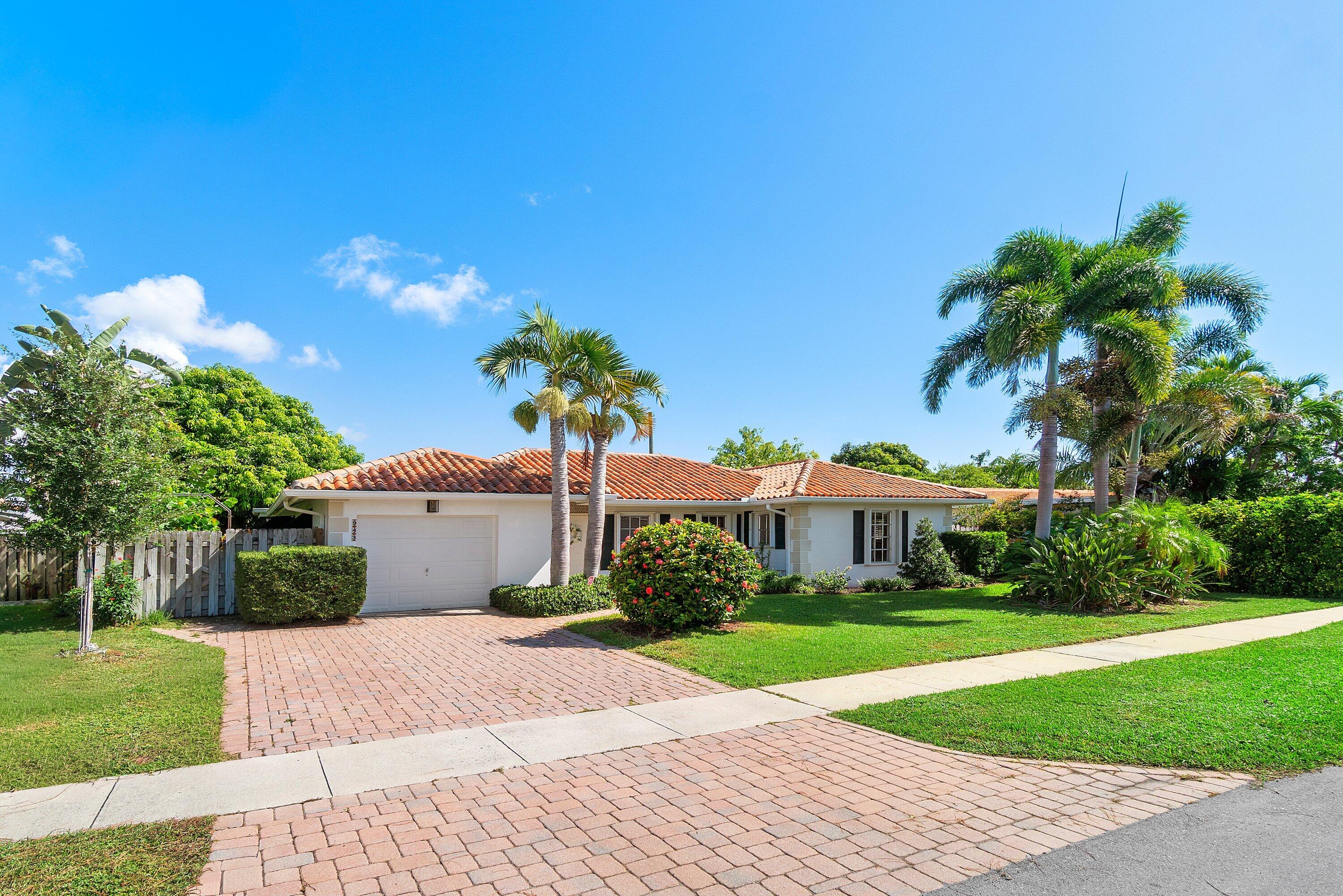 943 Southwest 5th Street Boca Raton, FL 33486 - Photo 2 of 41 002-943Southwest5thStreet-BocaRaton-FL-3