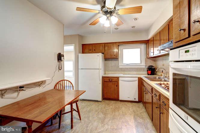 37 Kay Road Hamilton, NJ 08620 - Photo 8 of 27 Kitchen