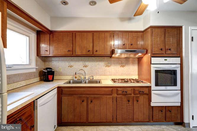 37 Kay Road Hamilton, NJ 08620 - Photo 9 of 27 Kitchen