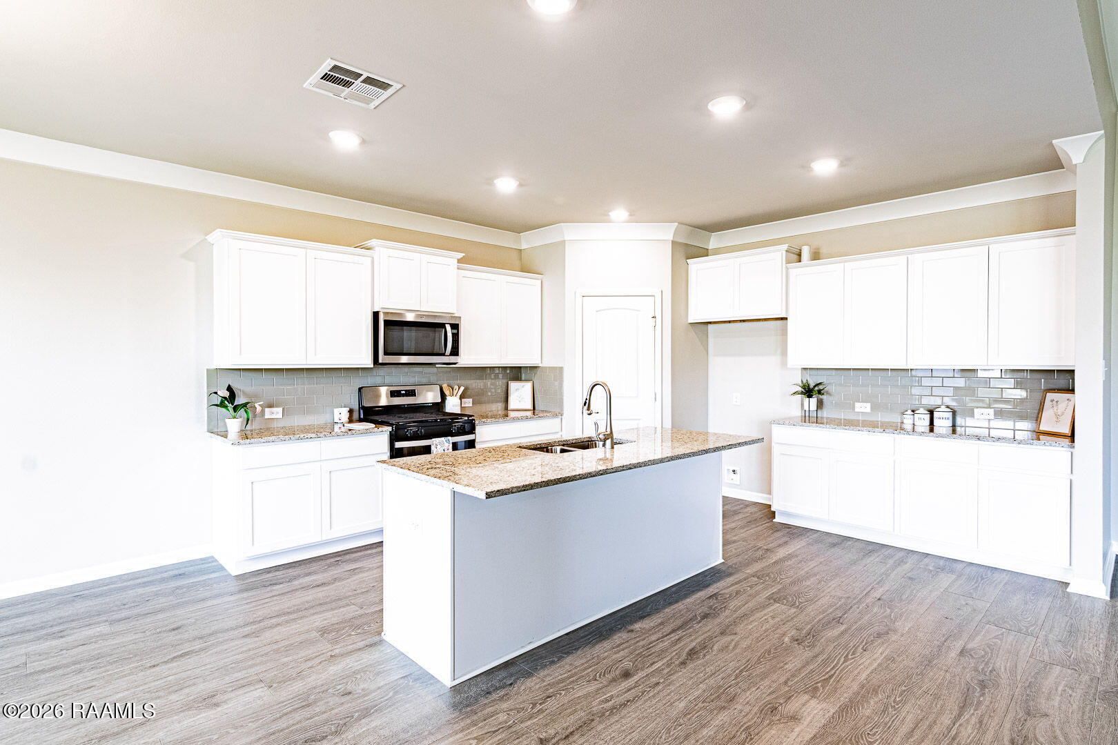 123 Tortoise Lane Broussard, LA 70518 - Photo 6 of 29 kitchen