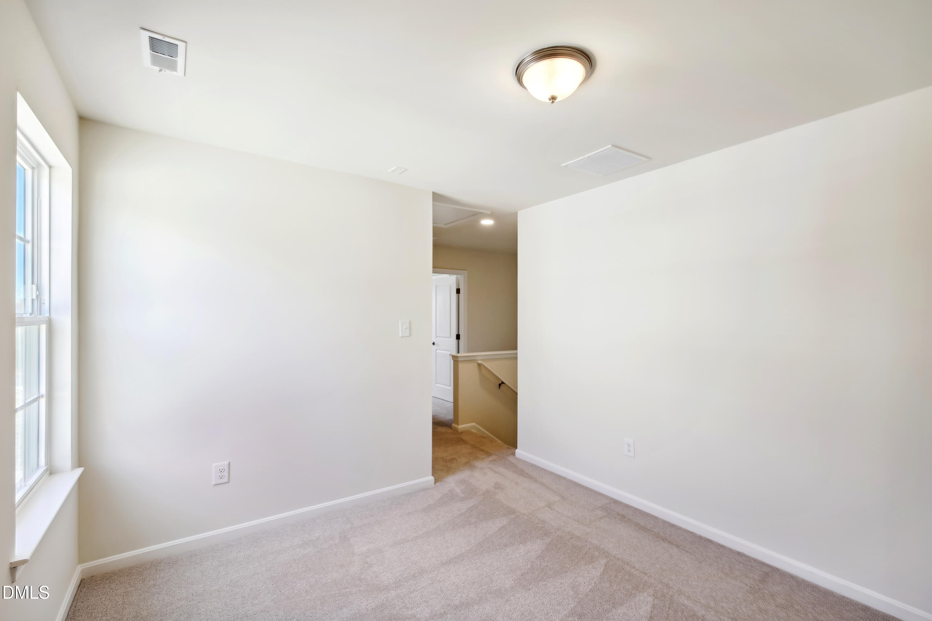 247 Gilliland Road Siler City, NC 27344 - Photo 23 of 37 Summit -sitting area-