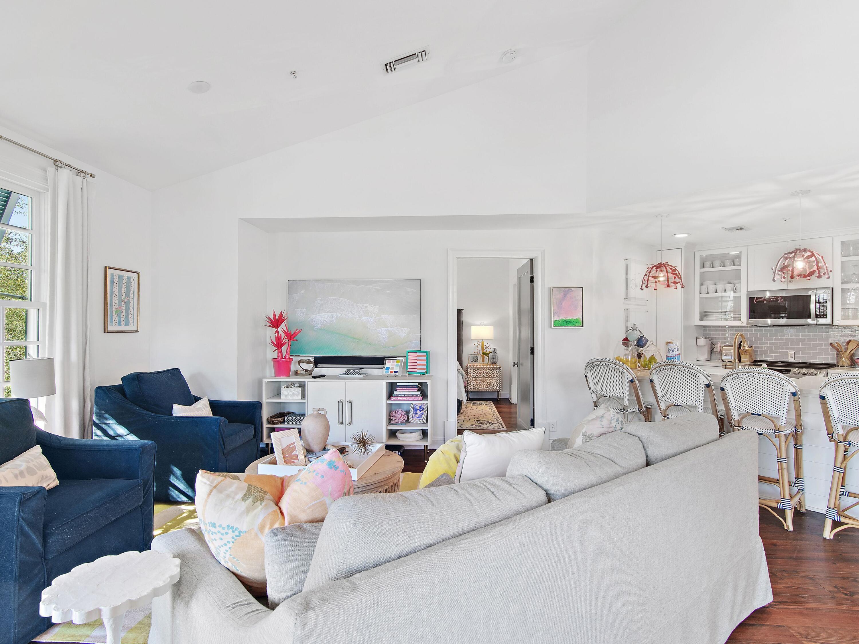 34 North Barrett Square, Unit 3D Rosemary Beach, FL 32461 - Photo 9 of 21 Blake Jones Rosemary Lofts 3D - 10_Livin