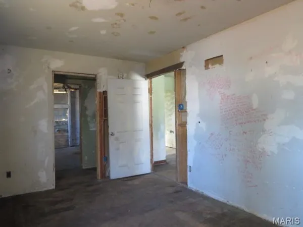 $29,900 | 128 Bonds Avenue, East Alton, IL 62024