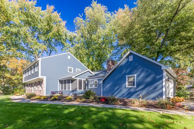 $520,000 | 1704 Clover Lane, Valparaiso, IN 46385