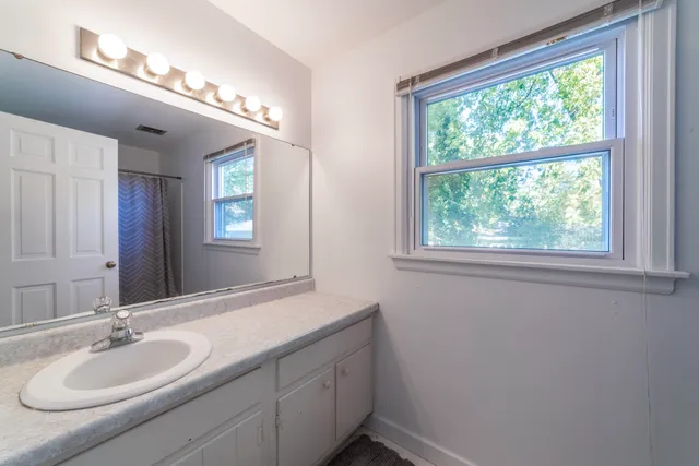 $520,000 | 1704 Clover Lane, Valparaiso, IN 46385