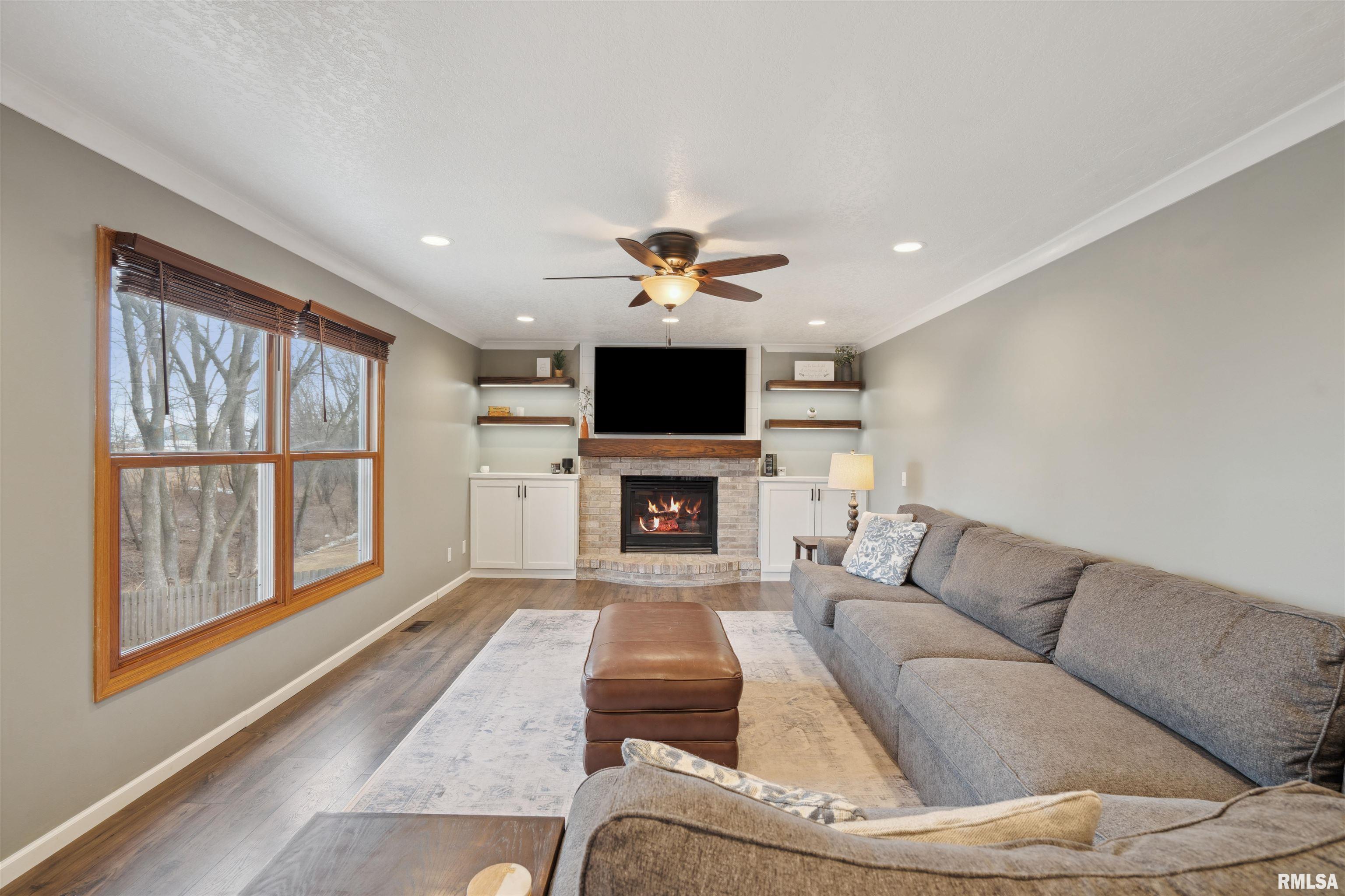 5940 Oakbrook Road Davenport, IA 52806 - Photo 11 of 51 Gallery Image 11