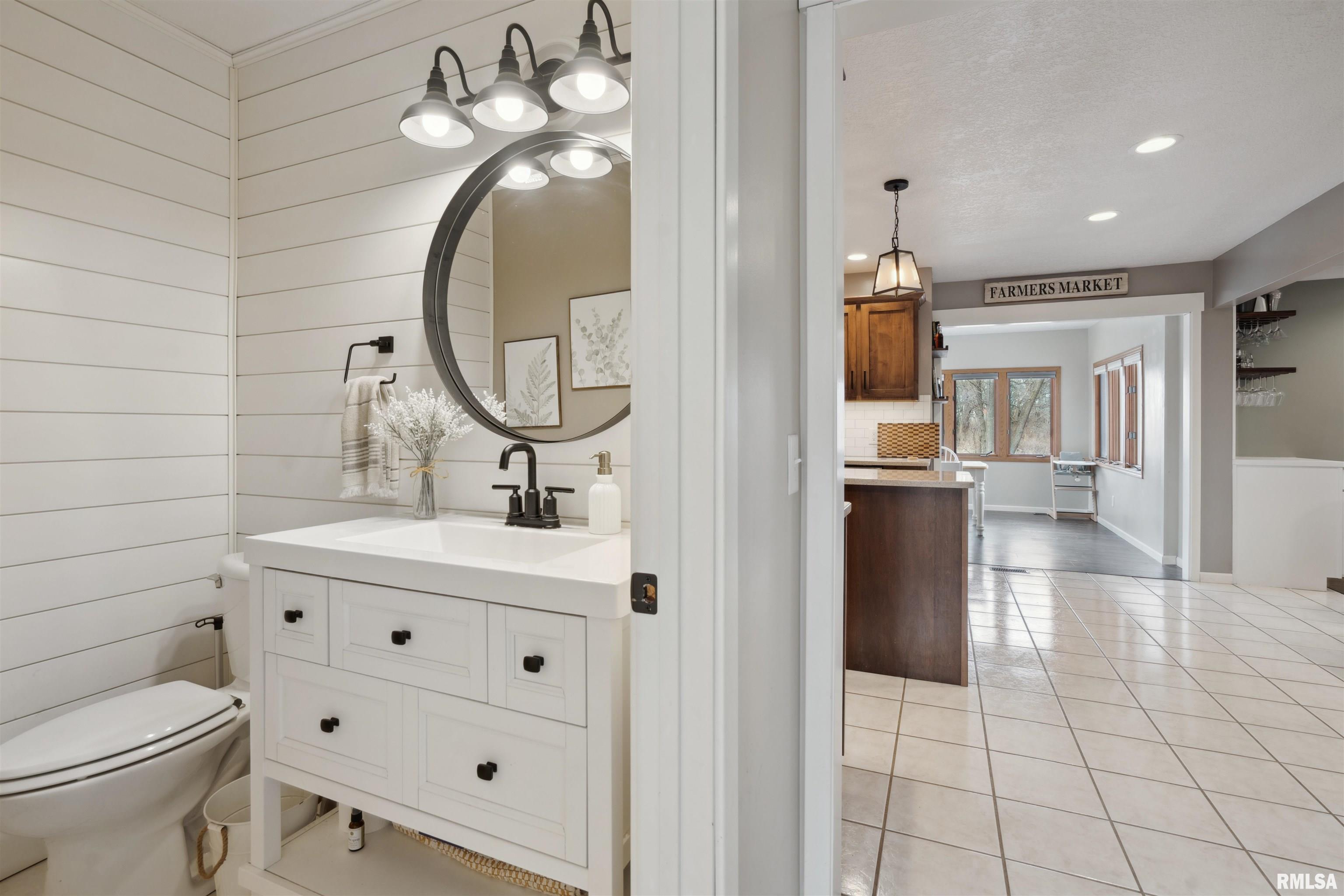 5940 Oakbrook Road Davenport, IA 52806 - Photo 17 of 51 Gallery Image 17