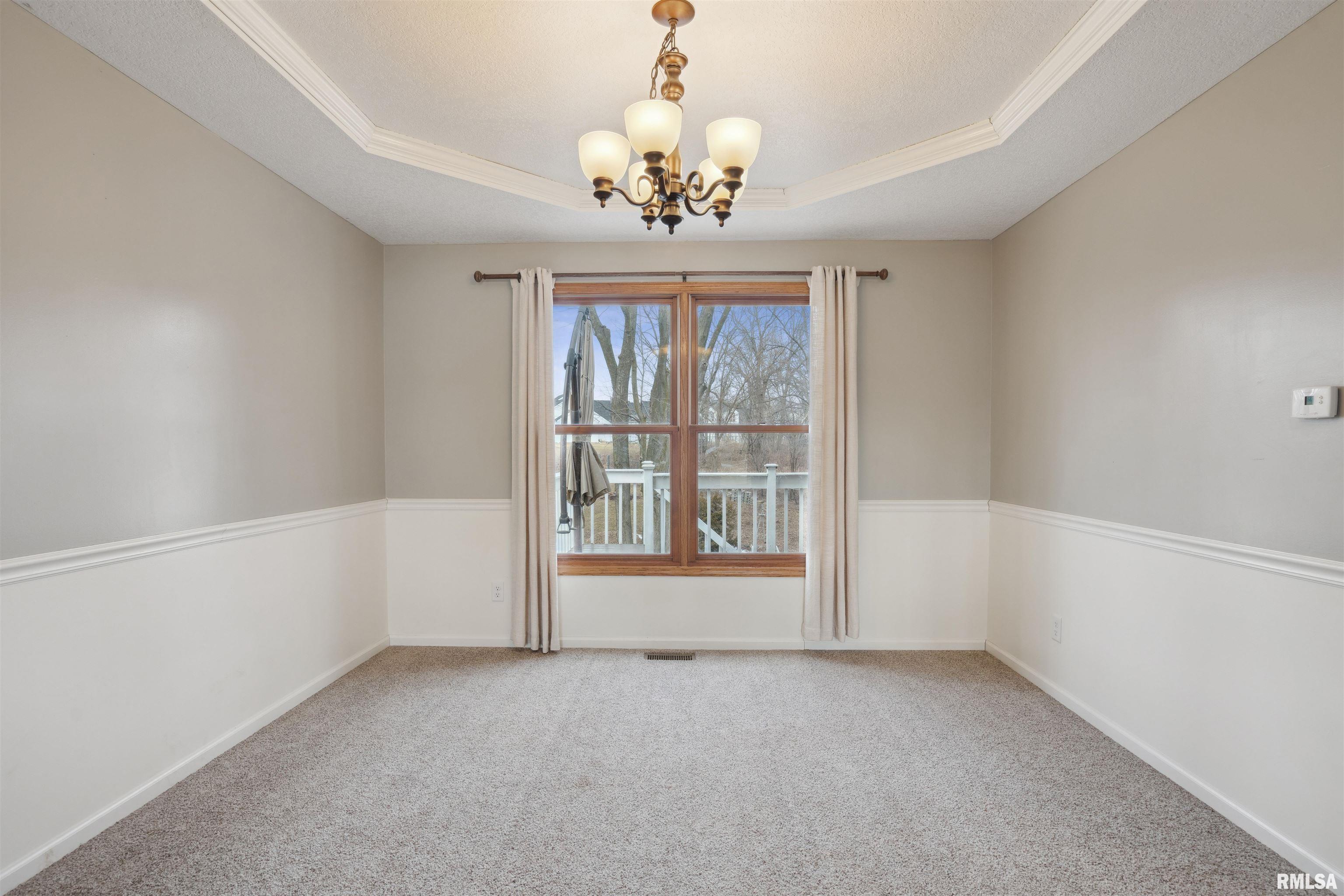 5940 Oakbrook Road Davenport, IA 52806 - Photo 18 of 51 Gallery Image 18