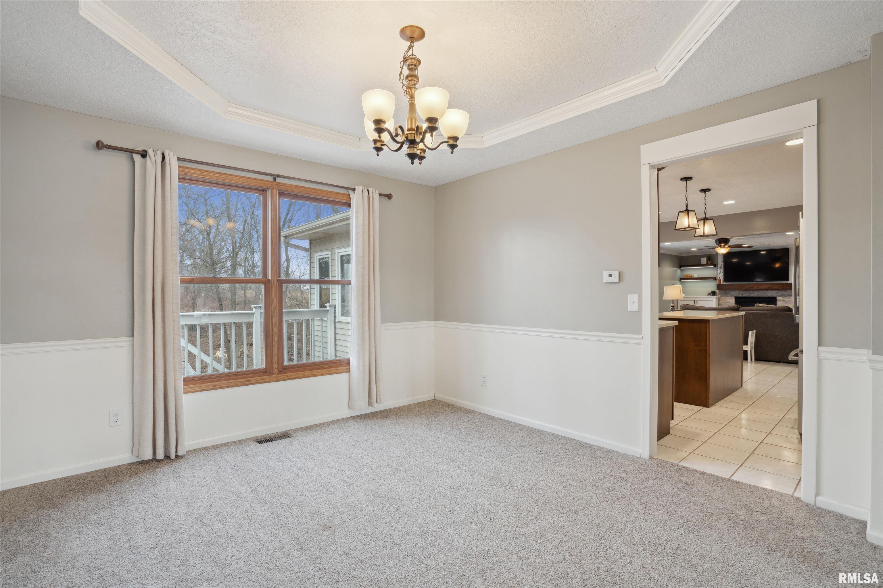 5940 Oakbrook Road Davenport, IA 52806 - Photo 19 of 51 Gallery Image 19