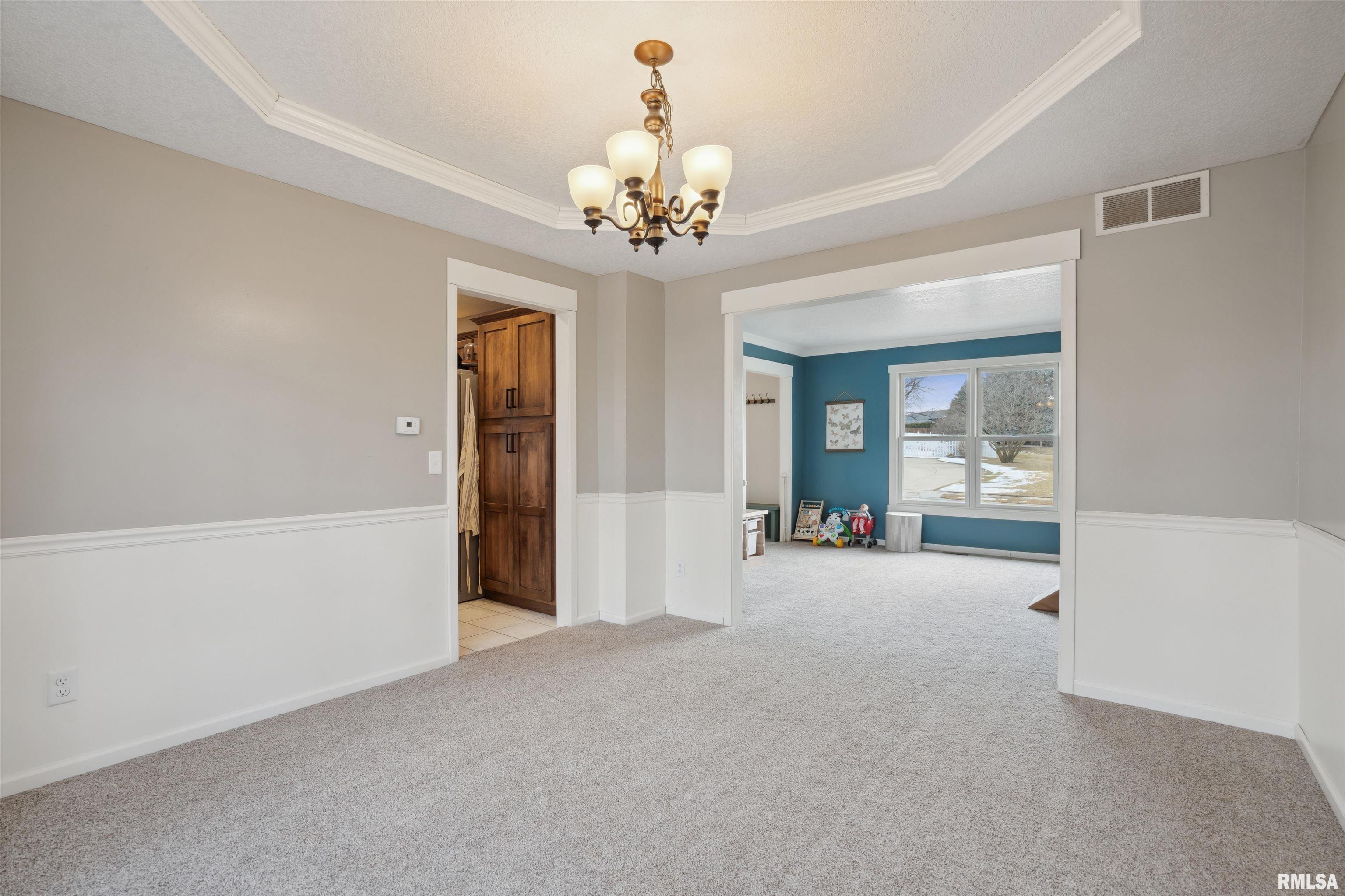 5940 Oakbrook Road Davenport, IA 52806 - Photo 20 of 51 Gallery Image 20