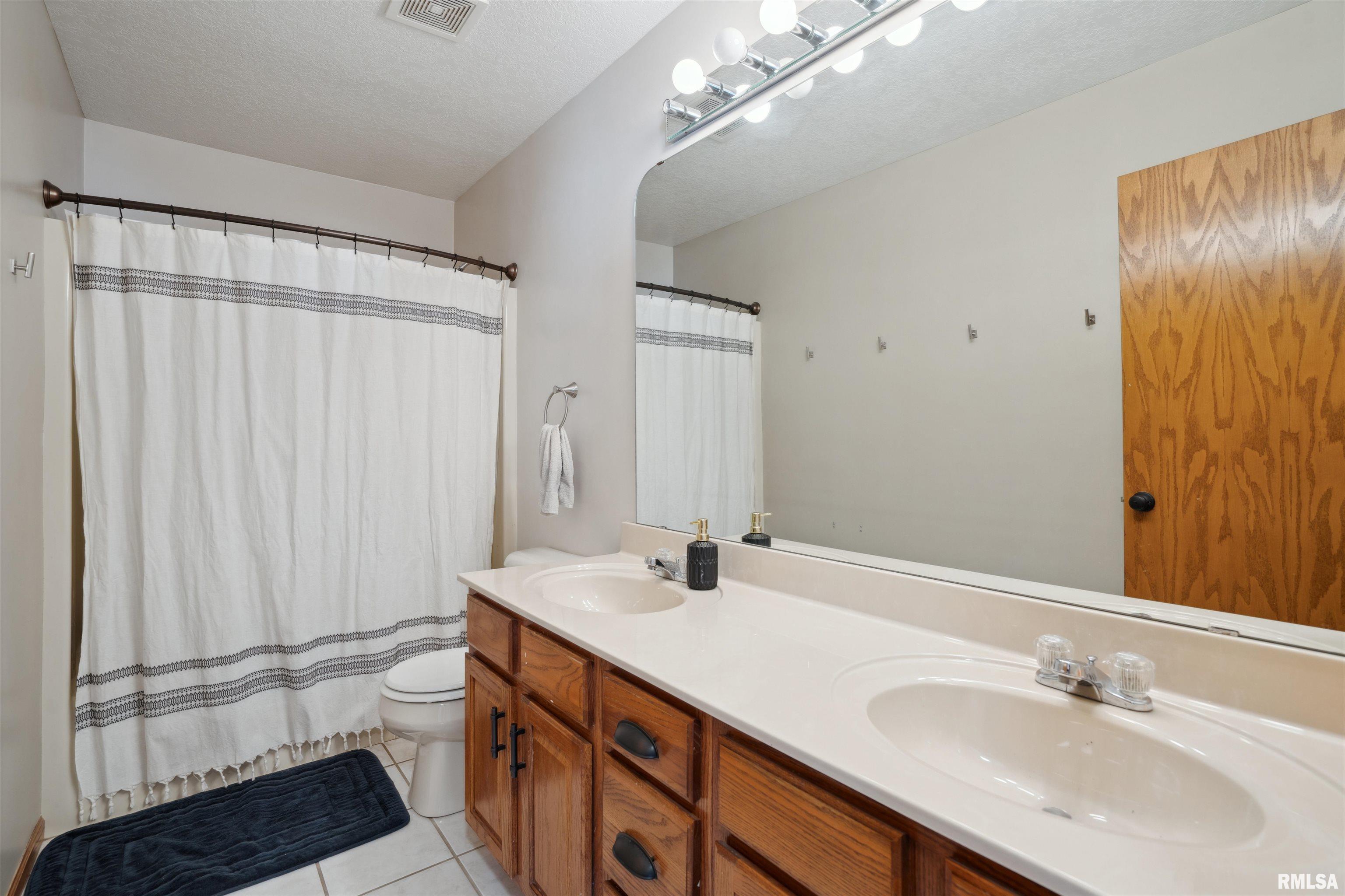 5940 Oakbrook Road Davenport, IA 52806 - Photo 33 of 51 Gallery Image 33