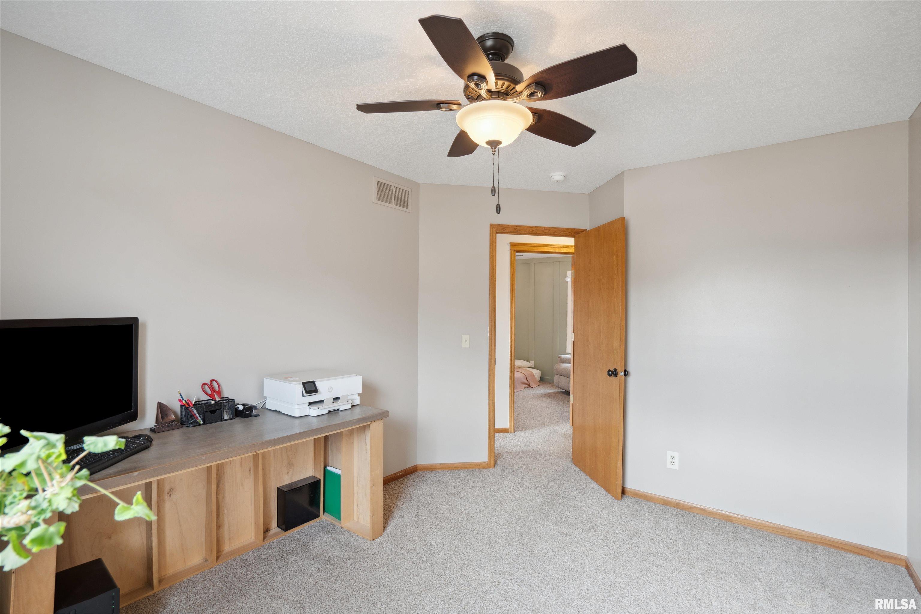 5940 Oakbrook Road Davenport, IA 52806 - Photo 36 of 51 Gallery Image 36