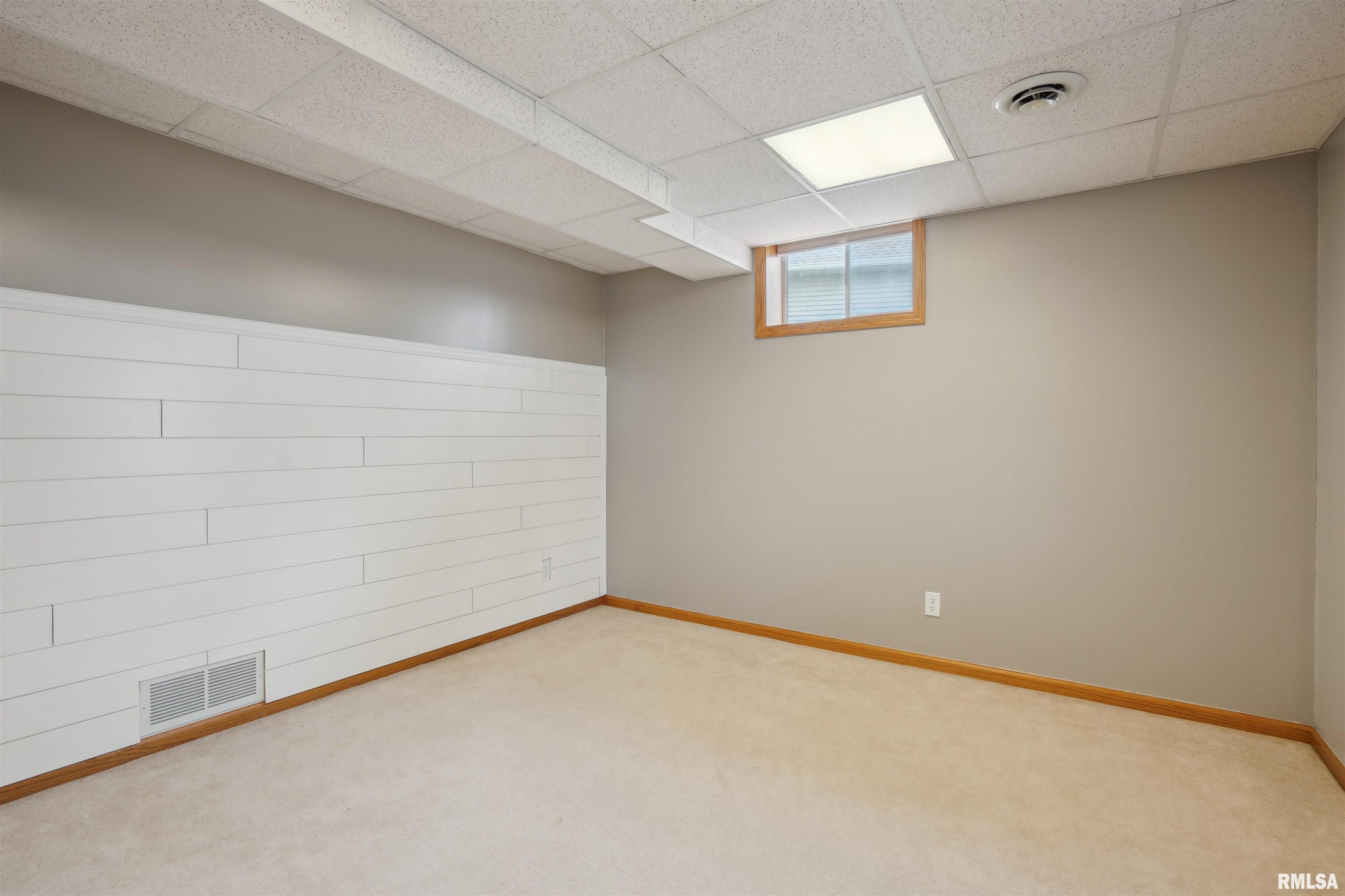 5940 Oakbrook Road Davenport, IA 52806 - Photo 43 of 51 Gallery Image 43