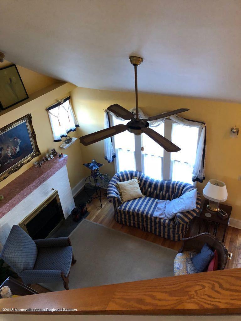 208 Woodcrest Road Oakhurst, NJ 07755 - Photo 5 of 7 208 LIVINGROOM