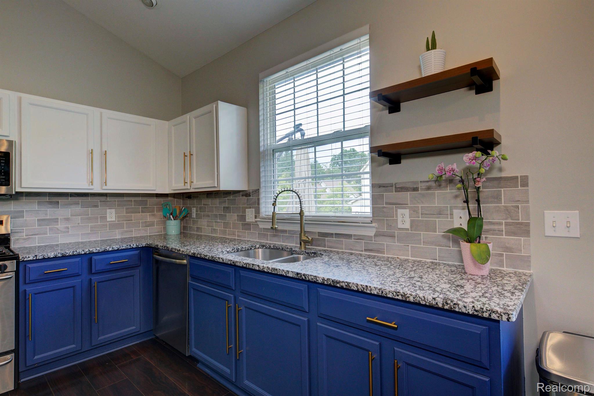 2523 Ravine Side North Howell, MI 48843 - Photo 8 of 53 Gallery Image 8