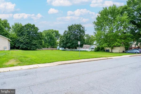 a view of a golf course