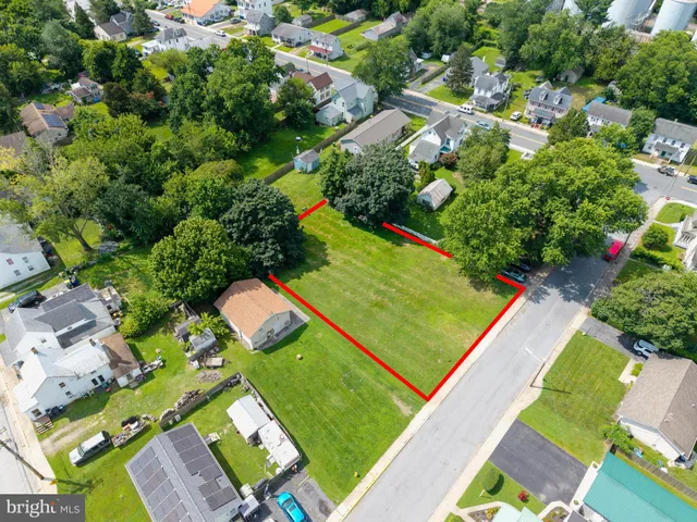 a view of an outdoor space