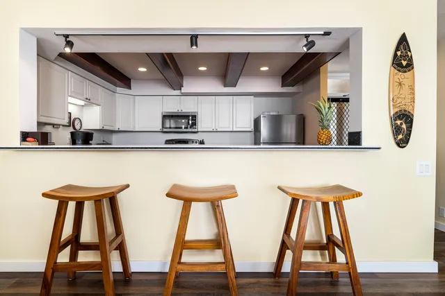 $1,299,000 | 76-6246 Alii Drive, Unit 201, Kailua-Kona, HI 96740