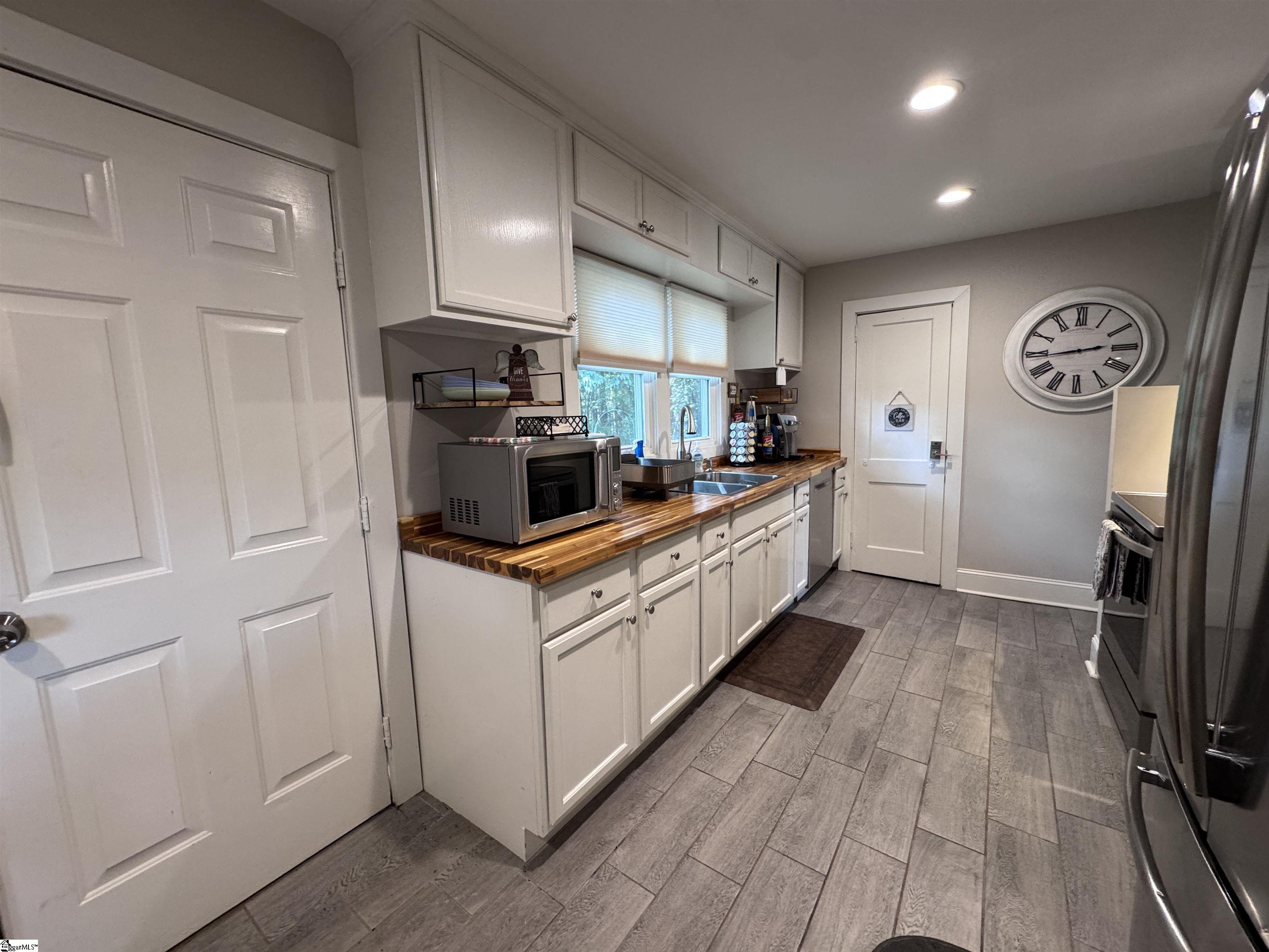 129 Bountyland Road Seneca, SC 29672 - Photo 5 of 19