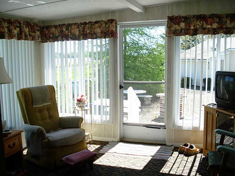 40 Main Street Grand Isle, ME 04746 - Photo 7 of 17 Sunroom.