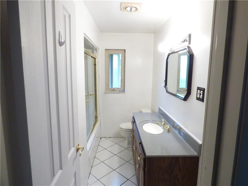 4017 Edge Road Pittsburgh, PA 15227 - Photo 14 of 18 Gallery Image 14