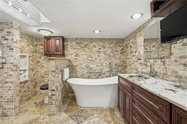 $1,200,000 | 12608 West 131st Street, Overland Park, KS 66213