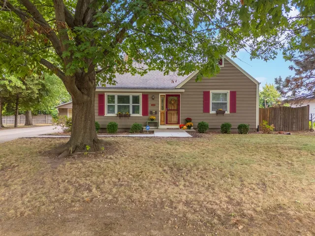 $234,900 | 1114 Beechwood Avenue, Bloomington, IL 61701