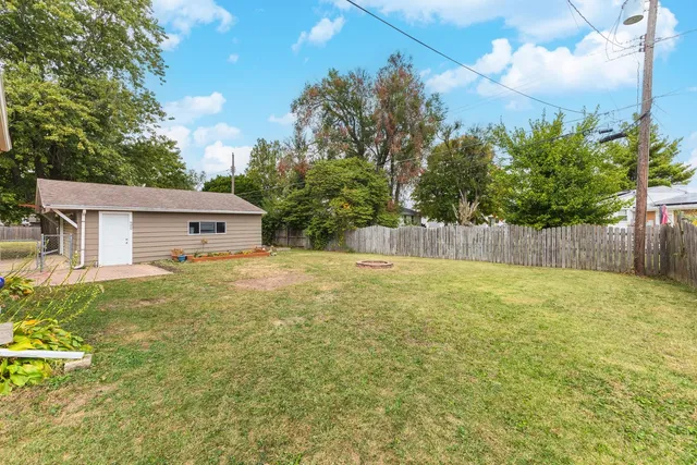 $234,900 | 1114 Beechwood Avenue, Bloomington, IL 61701