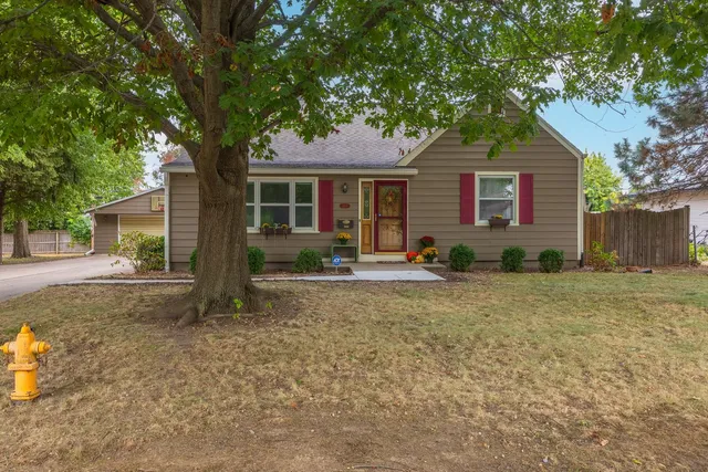 $234,900 | 1114 Beechwood Avenue, Bloomington, IL 61701