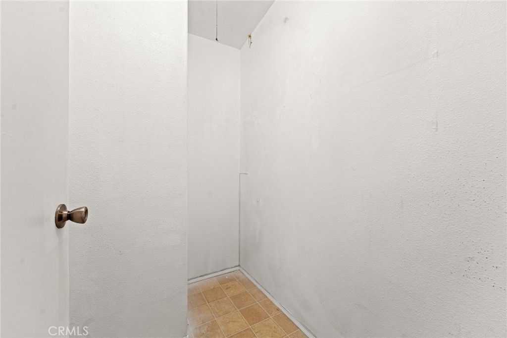 52076 Maxine Avenue Cabazon, CA 92230 - Photo 21 of 35 a small space with a shower