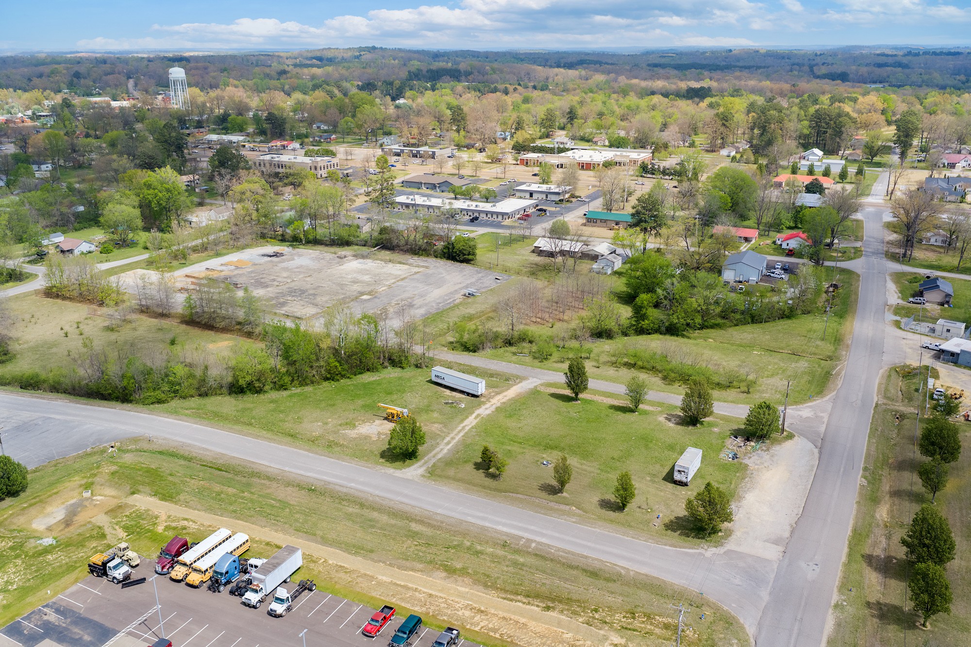 0 West 9th Street Parsons, TN 38363 - Photo 12 of 15 an aerial view of residential houses with outdoor space