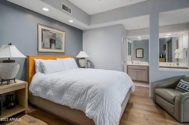 a kitchen that has a lot of cabinets in it