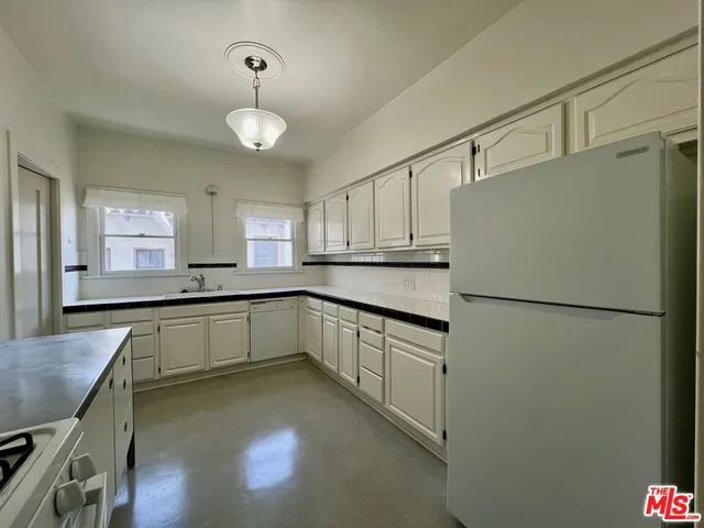 $3,995,000 | 143 North Sycamore Avenue, Los Angeles, CA 90036