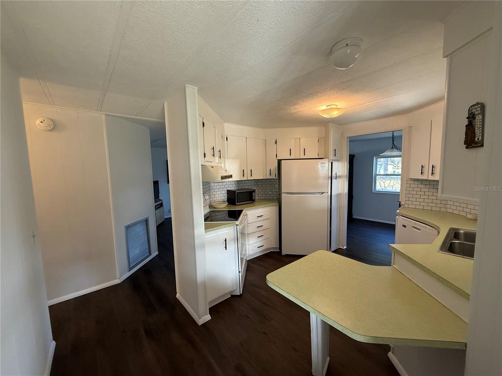 27 South Bobwhite Road Wildwood, FL 34785 - Photo 7 of 40