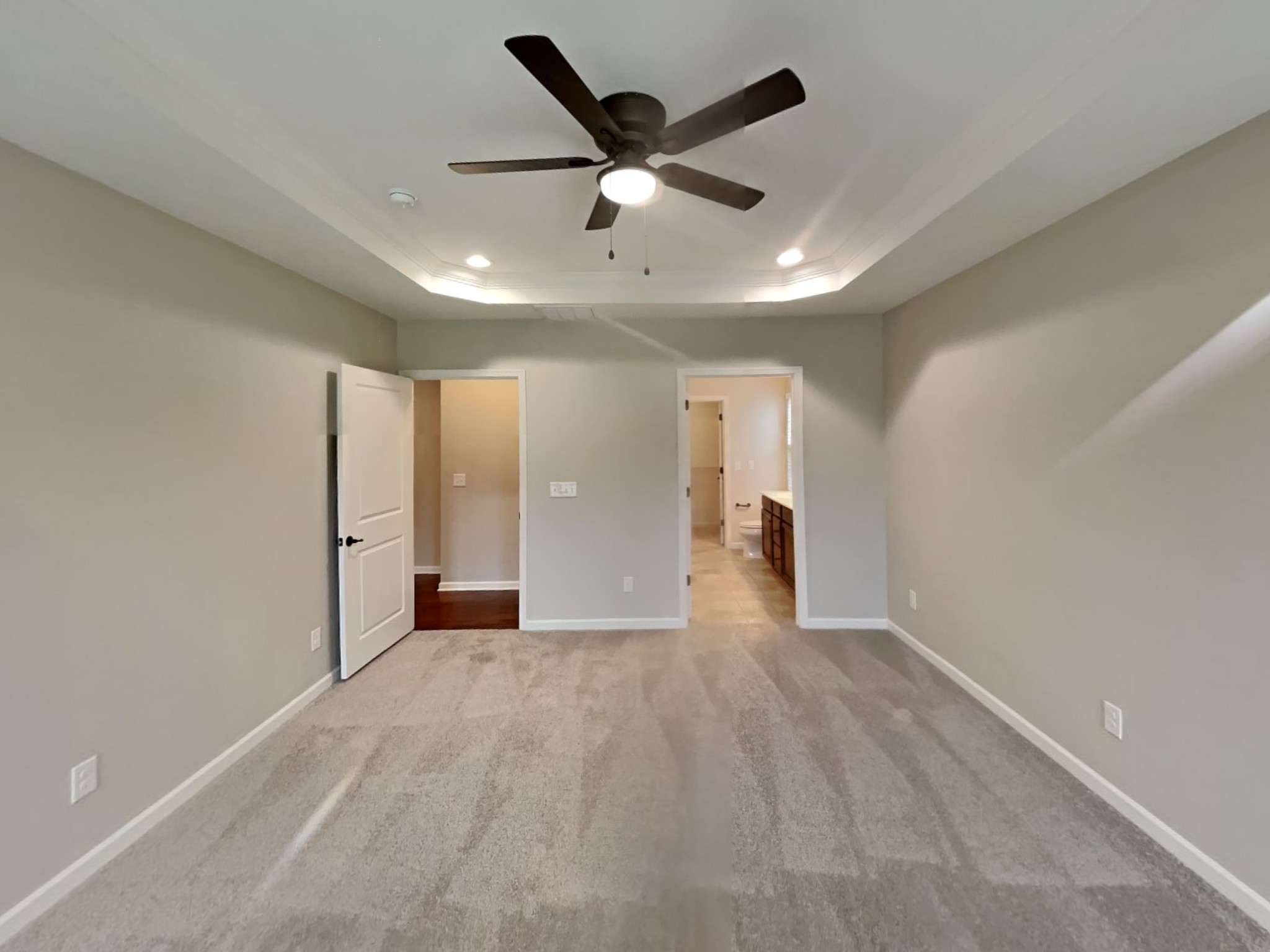 132 Hackney Lane Gallatin, TN 37066 - Photo 7 of 23 a view of an empty room with a ceiling fan