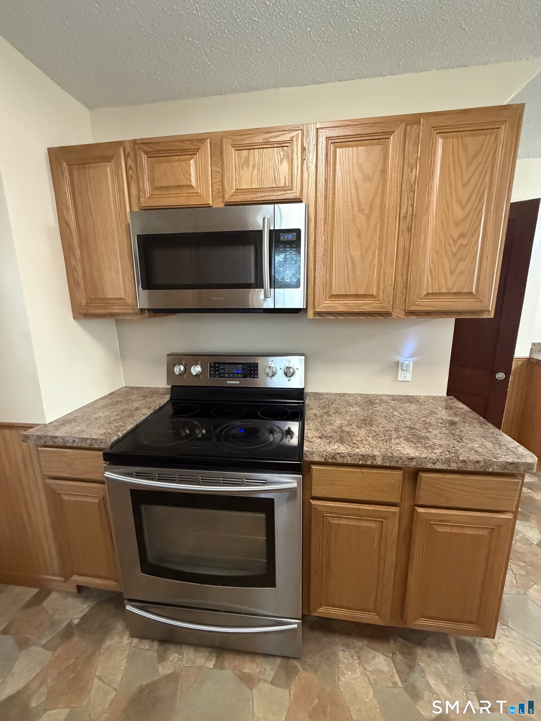 70 Wooster Avenue Waterbury, CT 06708 - Photo 5 of 12