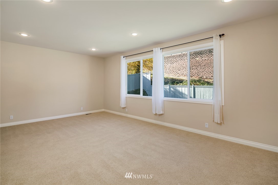 871 Bear Ridge Drive Northwest Issaquah, WA 98027 - Photo 17 of 25