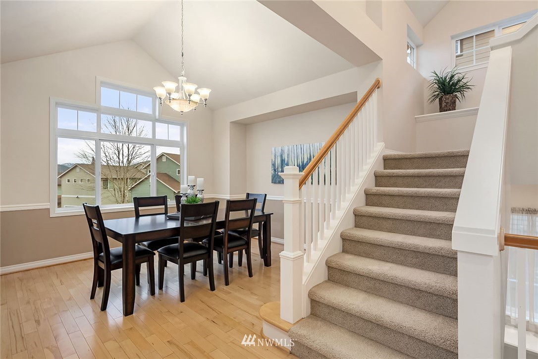 871 Bear Ridge Drive Northwest Issaquah, WA 98027 - Photo 5 of 25