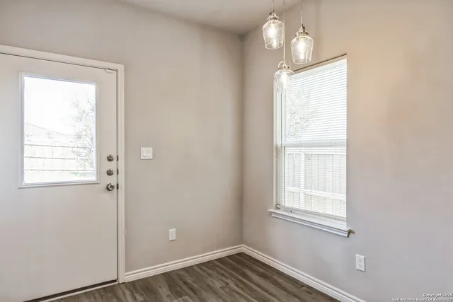 $229,000 | 203 Peruna Drive, Marble Falls, TX 78654