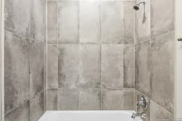 $229,000 | 203 Peruna Drive, Marble Falls, TX 78654