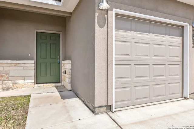 $229,000 | 203 Peruna Drive, Marble Falls, TX 78654