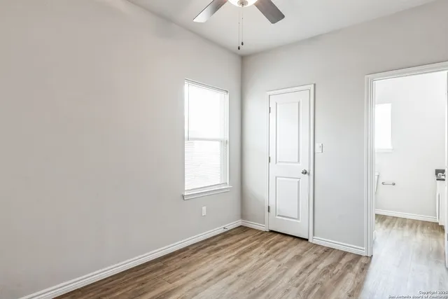 $229,000 | 203 Peruna Drive, Marble Falls, TX 78654