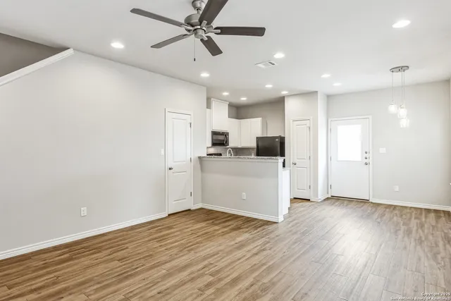 $229,000 | 203 Peruna Drive, Marble Falls, TX 78654